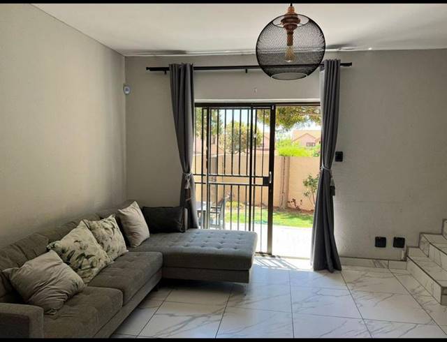 2 BEDROOM TOWNHOUSE FOR SALE IN CARLSWALD ESTATE
